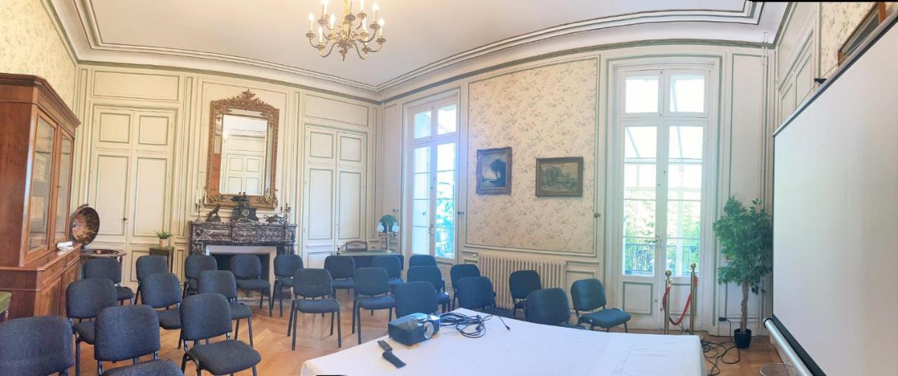 Готель Chateau Marith - Etablissement Climatise Avec Piscine Clairac  Екстер'єр фото